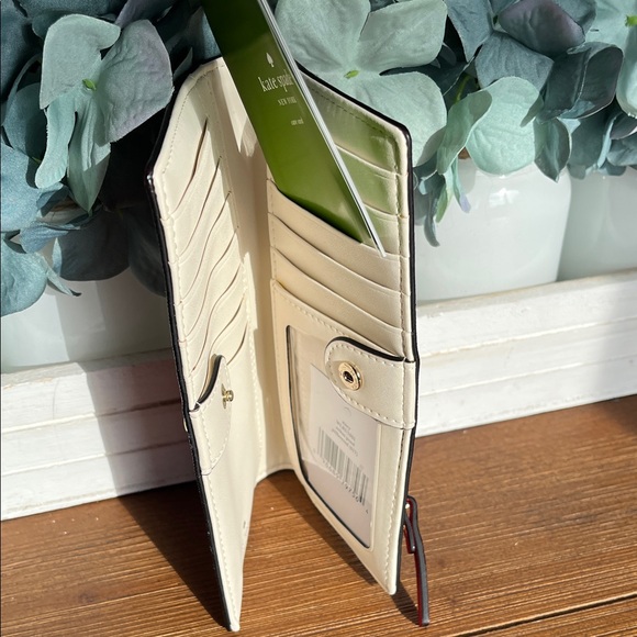 NWT Kate Spade Mikas pond pillbox Red Stacy Wallet - Picture 4 of 8